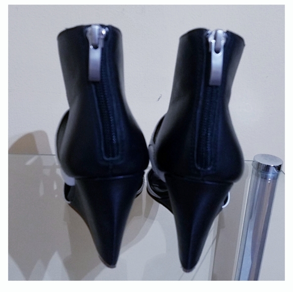 Trouve RobinBlack & White Leather Wedge Sandals 4M - Picture 9 of 16